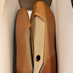 Size 9.5 NIB Fawn Rothy's Flats
